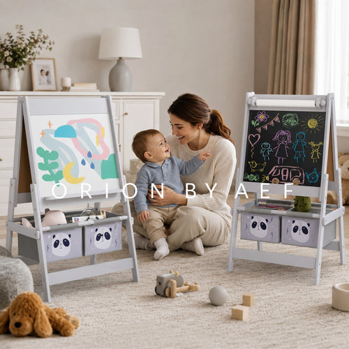 Chevalet 2 en 1 Orion by AEF gris avec ardoise et tableau blanc, panier de rangement motif panda, moment complice entre une maman et son enfant